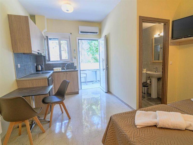 Varvaras Diamond Hotel 普拉坦斯 外观 照片